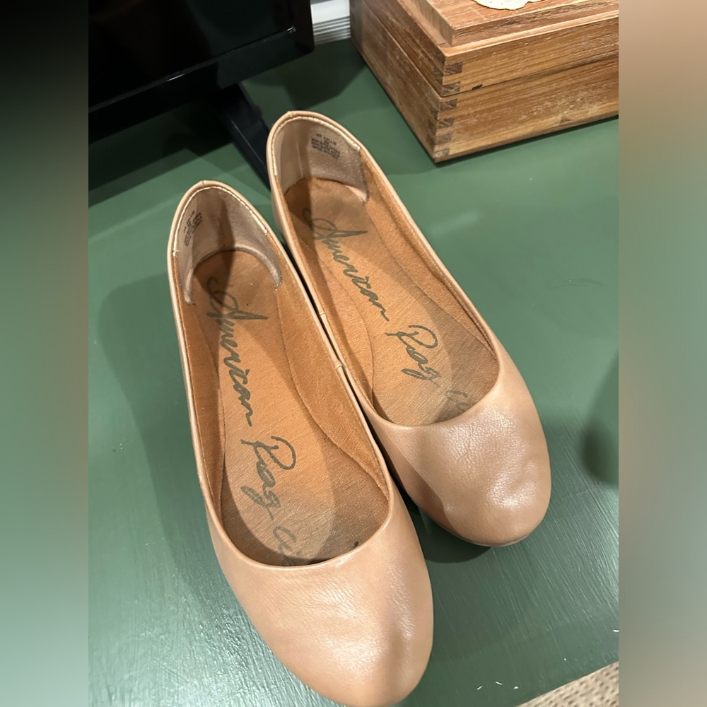 American Rag Flats - size 8